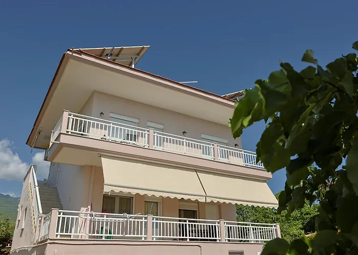 Zeusplace Jasmine House *